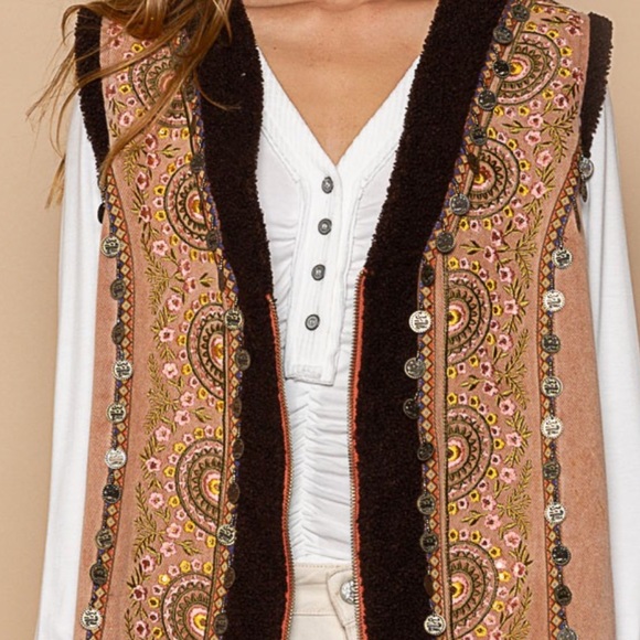 B11P🤎POL perfect faux shearling brown vest w/amazing embroidery+faux fur… - Picture 9 of 14